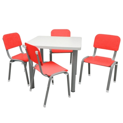 Mesa Lisa com 4 Cadeiras WP Kids Vermelhas